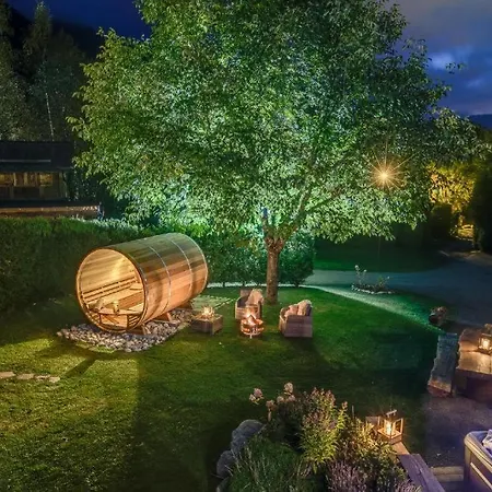 Holliday With 9 Bedrooms, Jacuzzi And Sauna