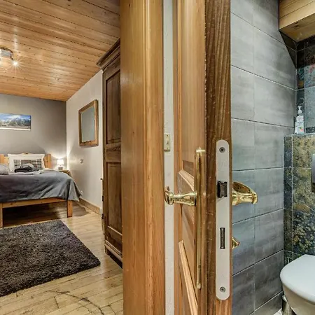 Holliday With 9 Bedrooms, Jacuzzi And Sauna Шамони
