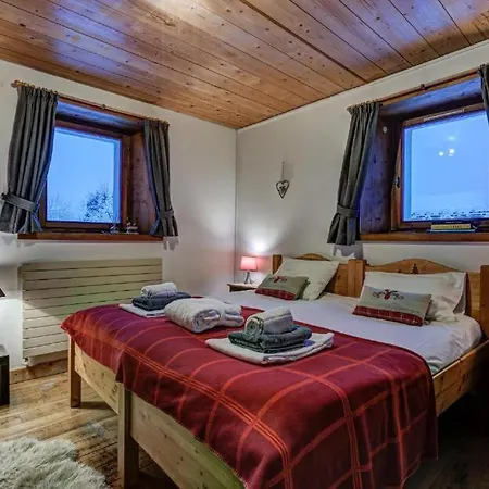 Holliday With 9 Bedrooms, Jacuzzi And Sauna ヴィラ