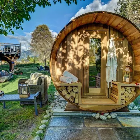 Holliday With 9 Bedrooms, Jacuzzi And Sauna ヴィラ